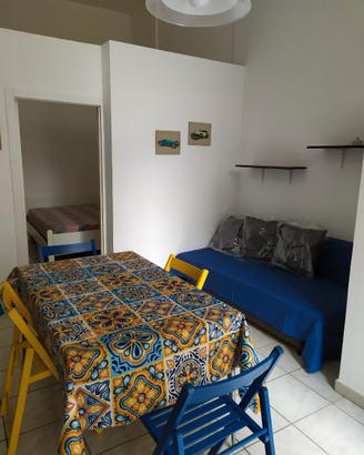 Bilocale kaukana