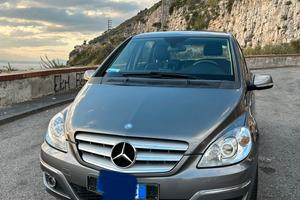 Mercedes B