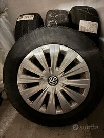 Cerchi originali Volkswagen in ferro con copricerc