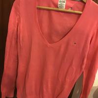 Due maglie marca Denim Hilfiger e Polo