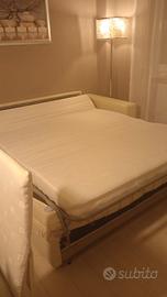 DIVANO LETTO IN ECOPELLE COLOR BEIGE