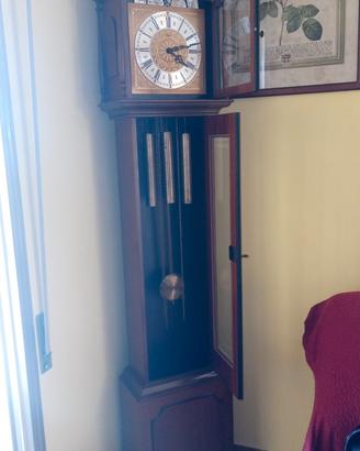 Orologio a pendolo meccanico