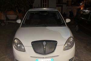 Lancia Y