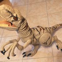 Dinosauro gigante Jurassic world 