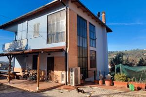 Casa unifamiliare con giardino