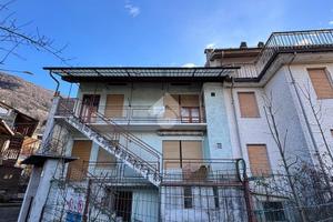 CASA SEMINDIPENDENTE A CERES