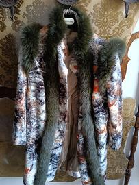 Cappotto con Rifiniture in Pelliccia