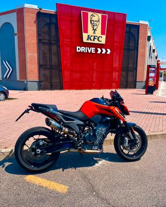 ktm duke 790 95 cv