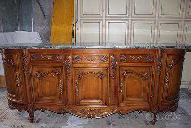 Credenza classica in legno