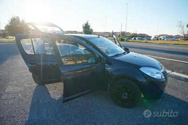 Dacia Sandero 1.4 GPL (nativa) - 2009 - 95000 Km
