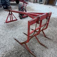 Trattore raccogli ceppi e frasche a 3 punti