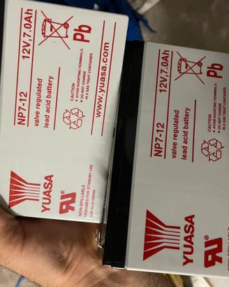 Batterie yuasa 12v7A 30