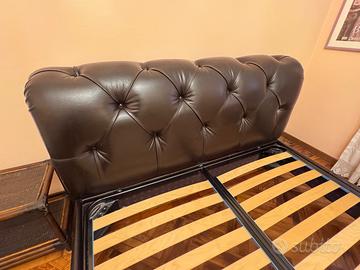 Letto in pelle Chesterfield