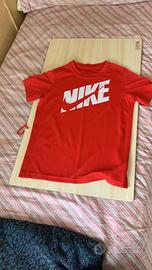 Maglietta nike rossa da ragazzo