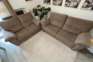 2 Divani poltrone sofà semi nuovi