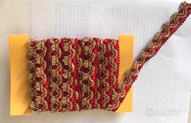 Trina  rosso damascato con inserti dorati Anni ‘50