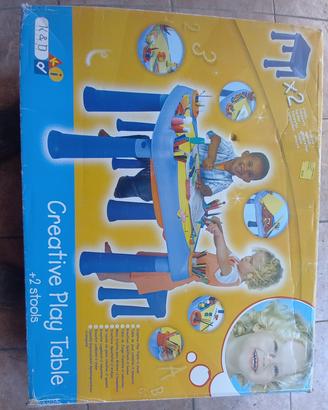 Tavolino per bambini con sgabelli