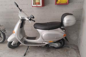Vespa piaggio ET4 1998