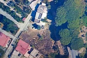 Stanza uso abitazione con terreno