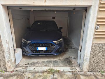 Genova pegli box auto centralissimo