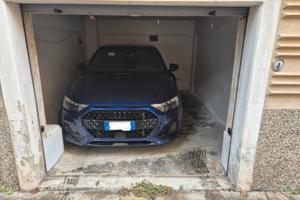 Genova pegli box auto centralissimo