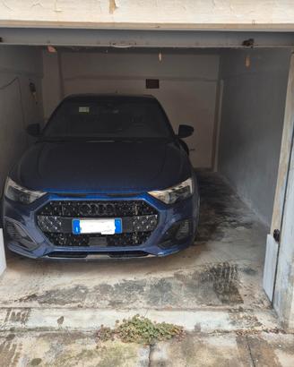 Genova pegli box auto centralissimo