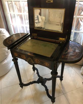 Tavolino da toilette o petineuse napoleone III