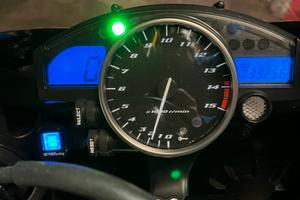 Yamaha r1
