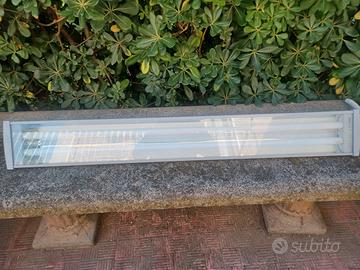 Plafoniera a LED sia per uso civile o industriale.