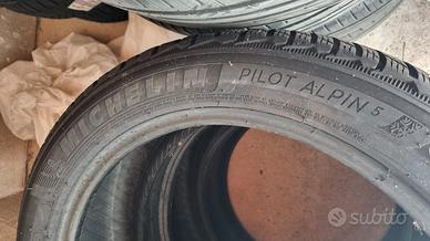 Michelin Pilot Alpin 5 - 245/45 R19