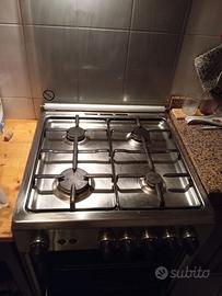 cucina a gas 4 fornelli con forno