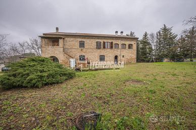 Casa indipendente a Corridonia 8 locali