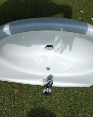 Lavabo con colonna