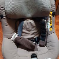Seggiolino Bebe' Confort Axissfix 360 gradi