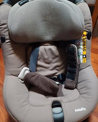 Seggiolino Bebe' Confort Axissfix 360 gradi