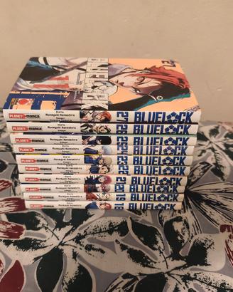 Manga One piece, Demon Slayer, AOT e Bluelock