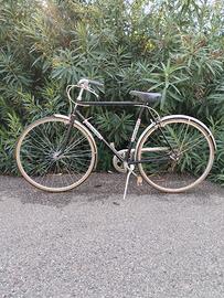 bicicletta  nera uomo