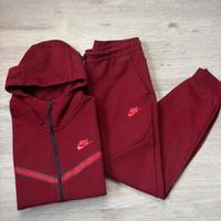 Tutta nike tech taglia M