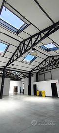 Immobile di 380 m² con 2 locali a Prato