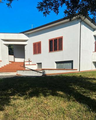 Casa indipendente con ampio terreno a Nereto