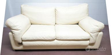 Stupendo  divano a 2 posti  