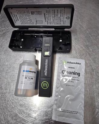 tester tascabile per misurazione EC