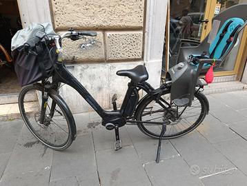 Bici Winora Elettrica con seggiolino e cestino