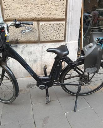 Bici Winora Elettrica con seggiolino e cestino