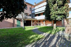 4 LOCALI A REGGIO NELL'EMILIA