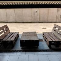 Salottino in bancali EPAL con tavolino e rotelle