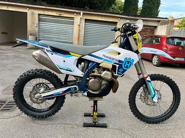 Husqvarna FE 450 Enduro Factory 2025
