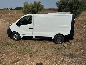 RENAULT TRAFIC 2017