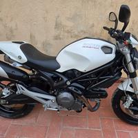 monster 696 2011 finanziabile 