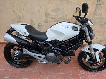 monster 696 2011 finanziabile 